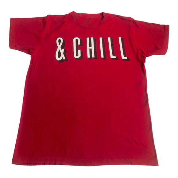 Ripple Junction (M) Red Netflix & Chill Tee Top Crew Neck Short Sleeve Cotton - Picture 1 of 4
